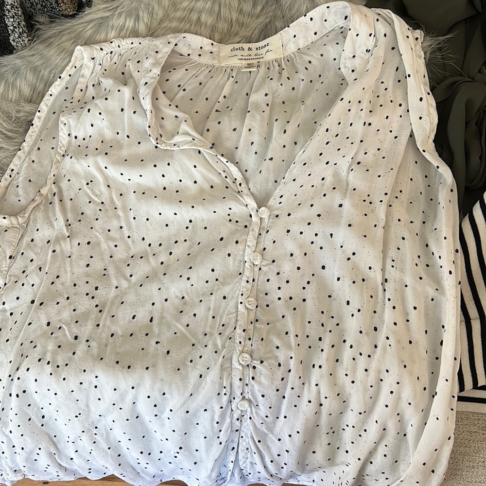 Cloth & stone white and black blouse